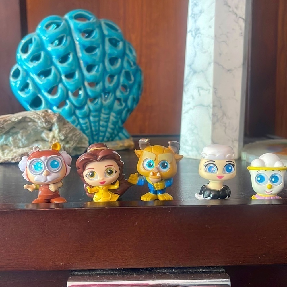 ✨ULTRA RARE✨Beauty and the Beast Doorables Complete set